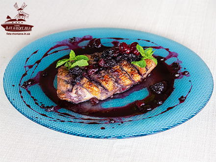 Качина грудка в томатному мармеладі